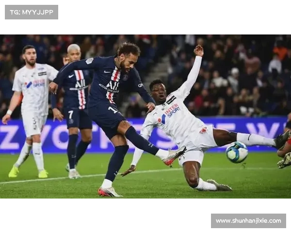 如何从战术视角解析莫塔在中场位置的独特作用与技术特点